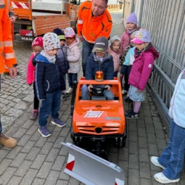 Winterdienst zum Anfassen im Kinder&hellip;