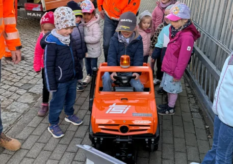 Winterdienst zum Anfassen im Kindergarten Hohengan&hellip;